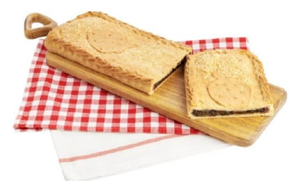 Пирог с клубникой и щавелем