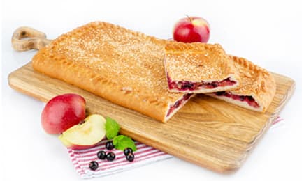 Пирог с яблоками и смородиной